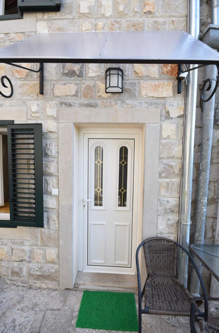 Vila Kula 1830 Apartments Herceg Novi Bagian luar foto