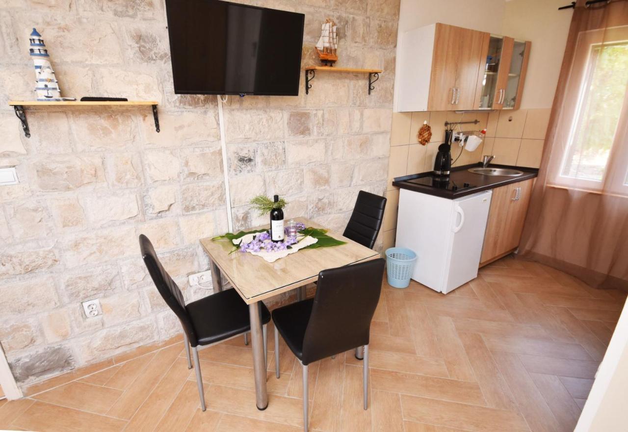 Vila Kula 1830 Apartments Herceg Novi Bagian luar foto