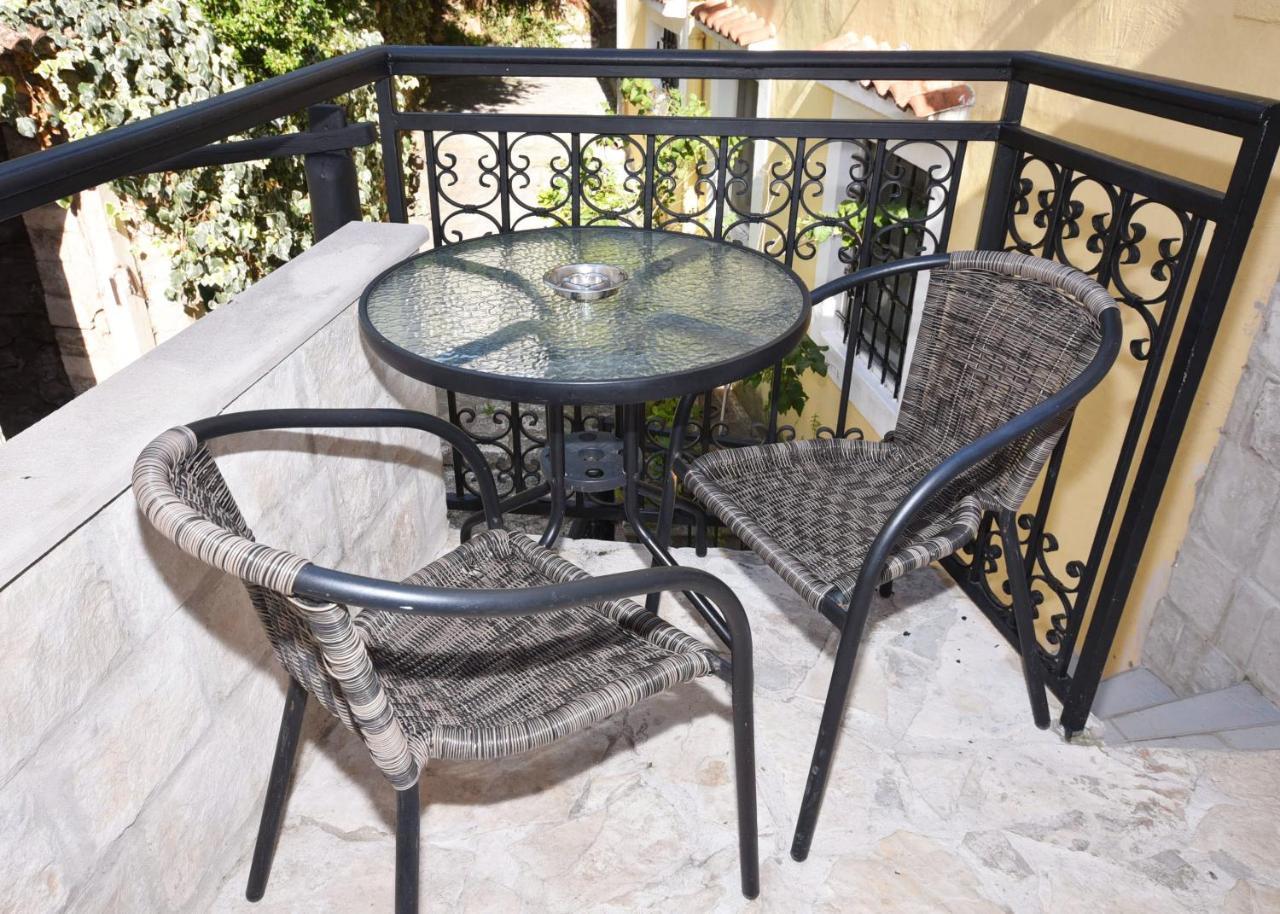 Vila Kula 1830 Apartments Herceg Novi Bagian luar foto