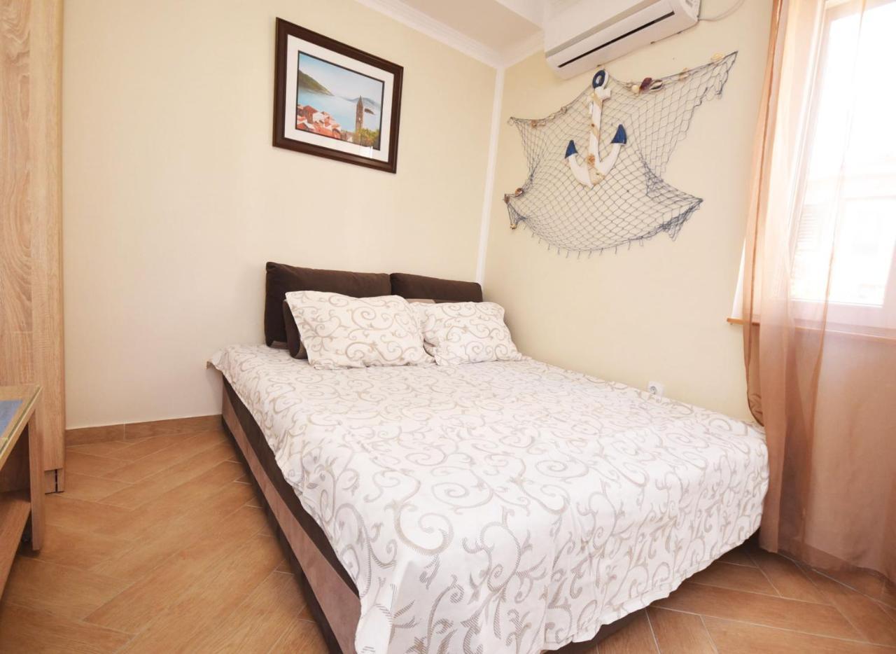 Vila Kula 1830 Apartments Herceg Novi Bagian luar foto