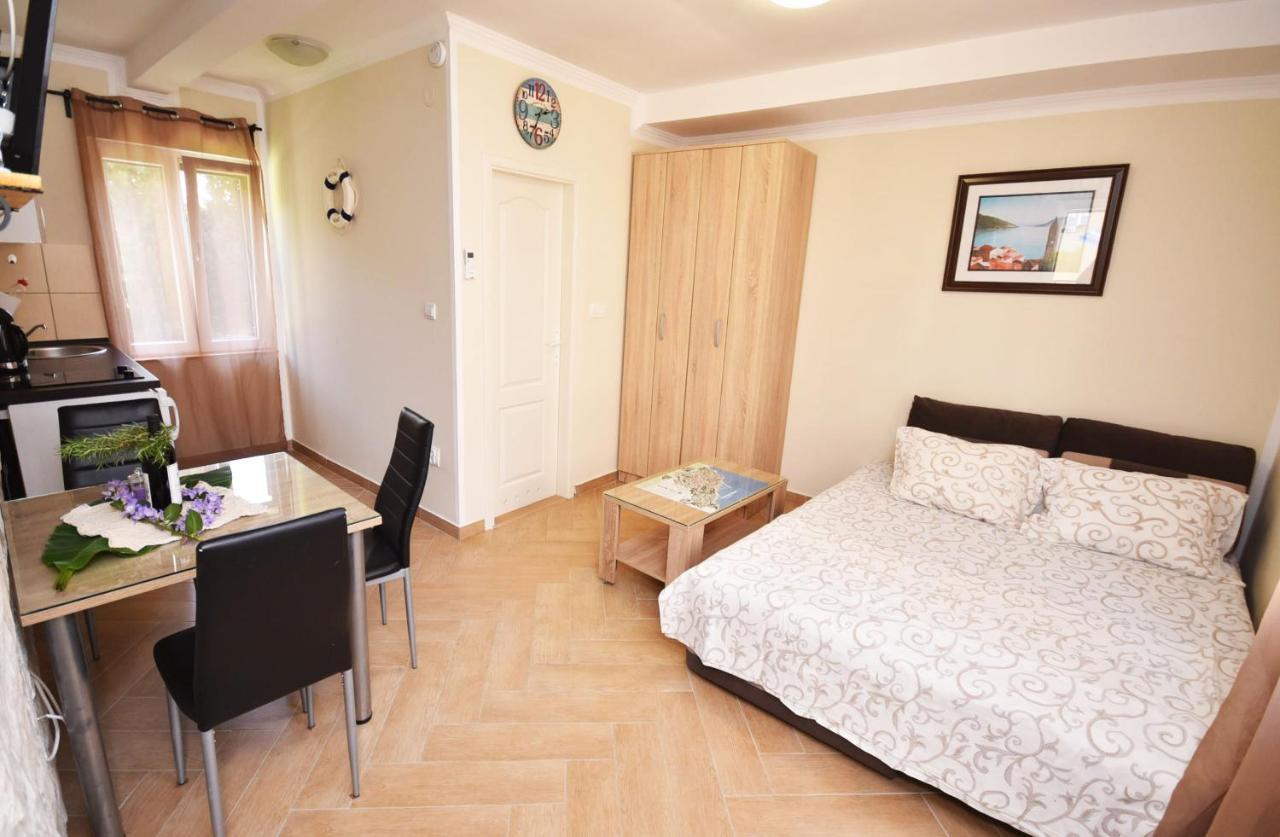 Vila Kula 1830 Apartments Herceg Novi Bagian luar foto
