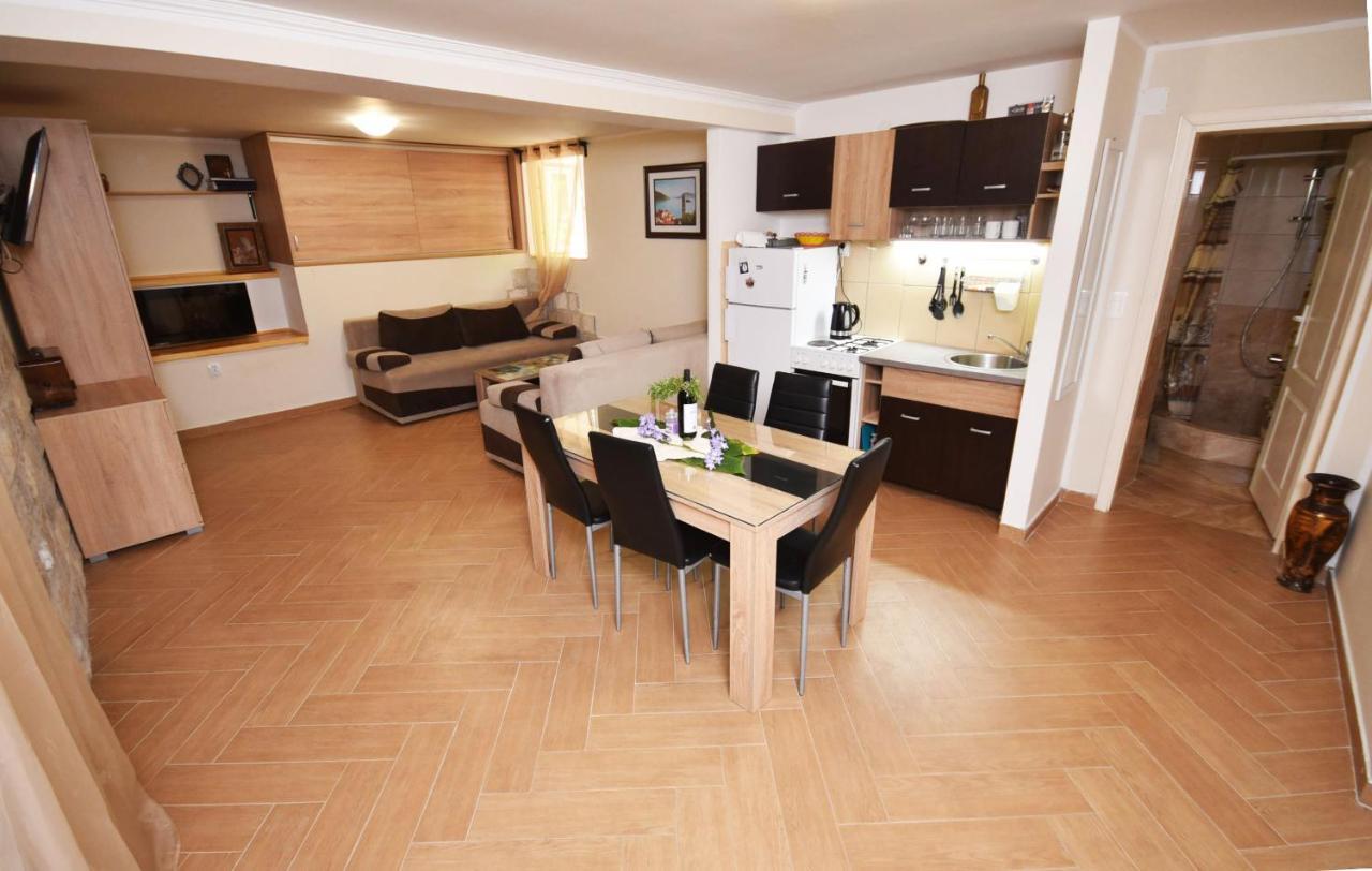 Vila Kula 1830 Apartments Herceg Novi Bagian luar foto