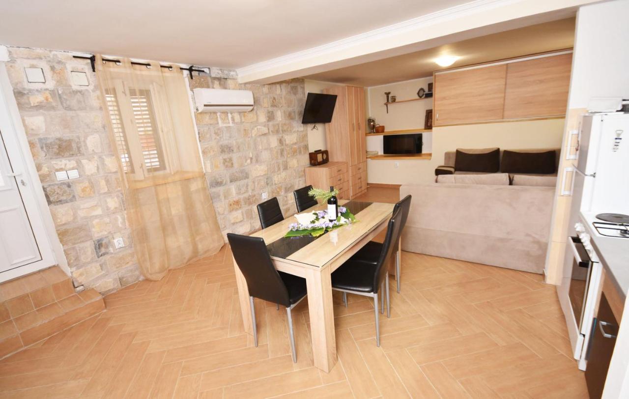 Vila Kula 1830 Apartments Herceg Novi Bagian luar foto