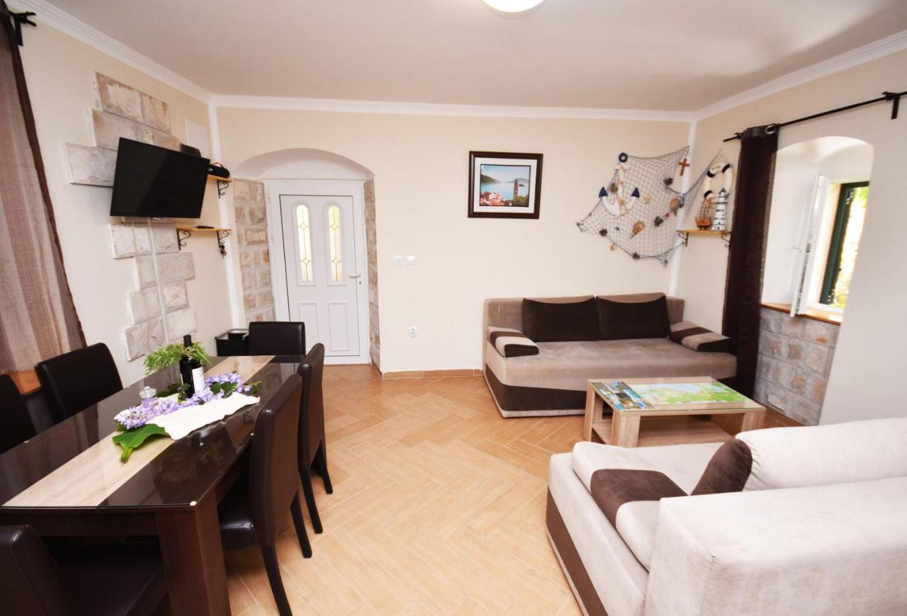Vila Kula 1830 Apartments Herceg Novi Bagian luar foto