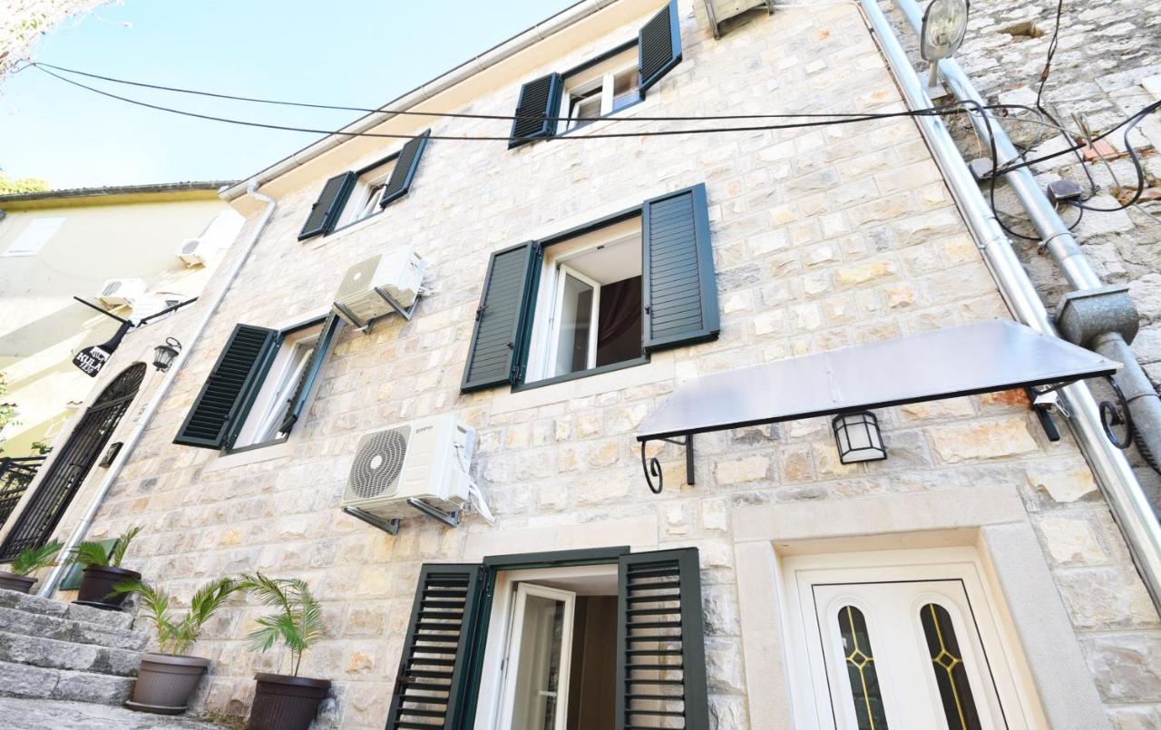 Vila Kula 1830 Apartments Herceg Novi Bagian luar foto