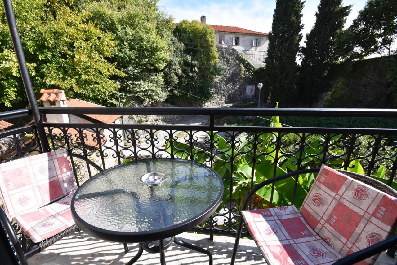 Vila Kula 1830 Apartments Herceg Novi Bagian luar foto