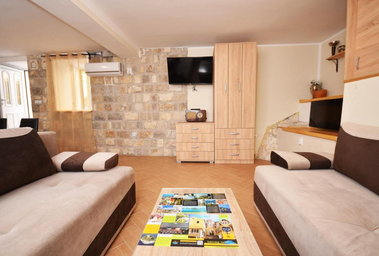 Vila Kula 1830 Apartments Herceg Novi Bagian luar foto