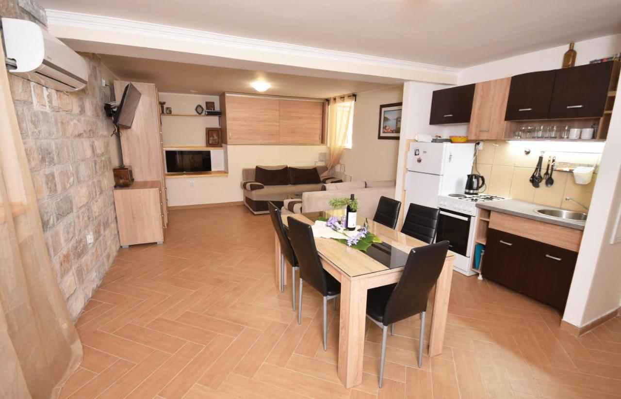 Vila Kula 1830 Apartments Herceg Novi Bagian luar foto